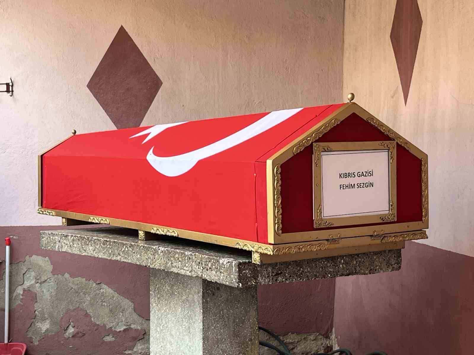Bayındır, Kıbrıs Gazisi Fehim Sezgin’i uğurladı