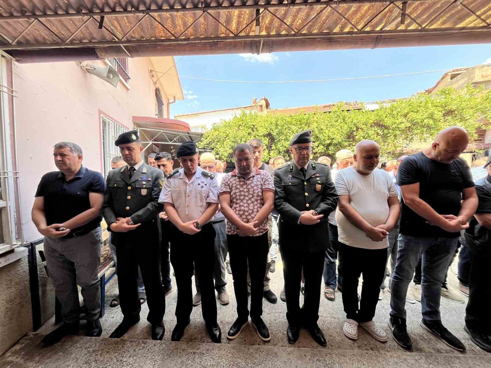 Bayındır, Kıbrıs Gazisi Fehim Sezgin’i uğurladı