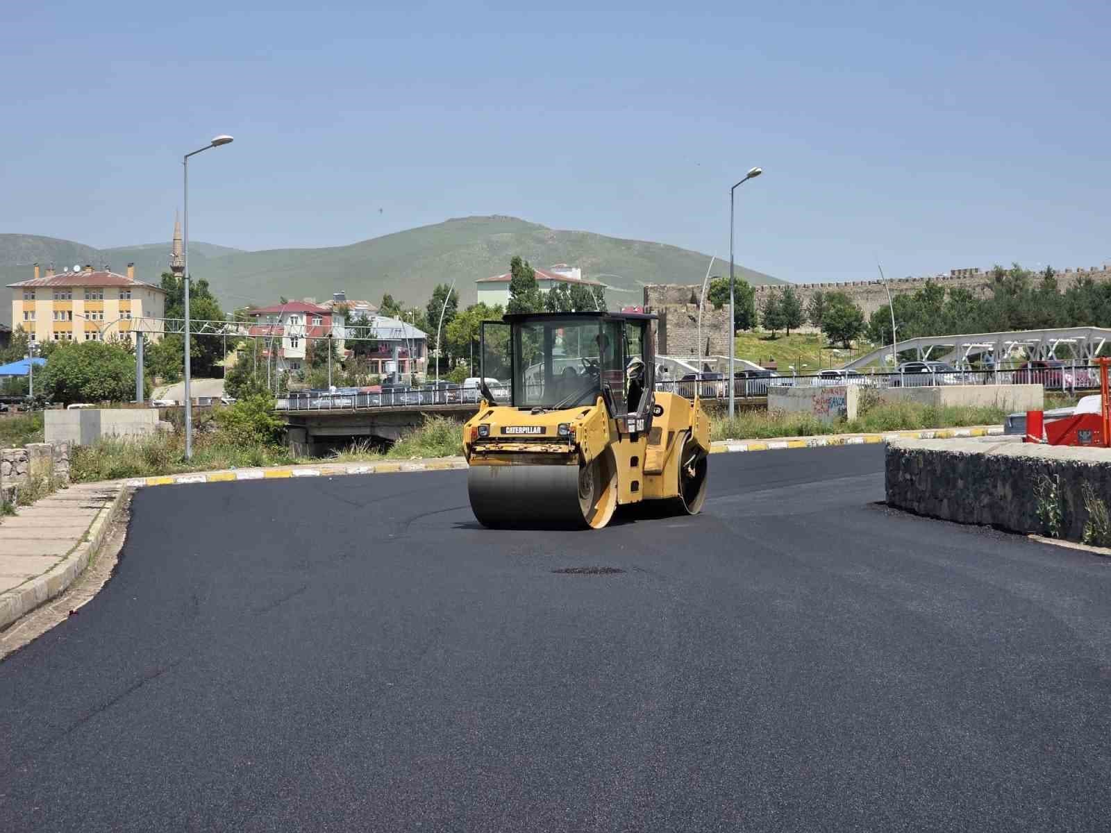 Ardahan’da Kongre caddesi trafiğe kapatıldı