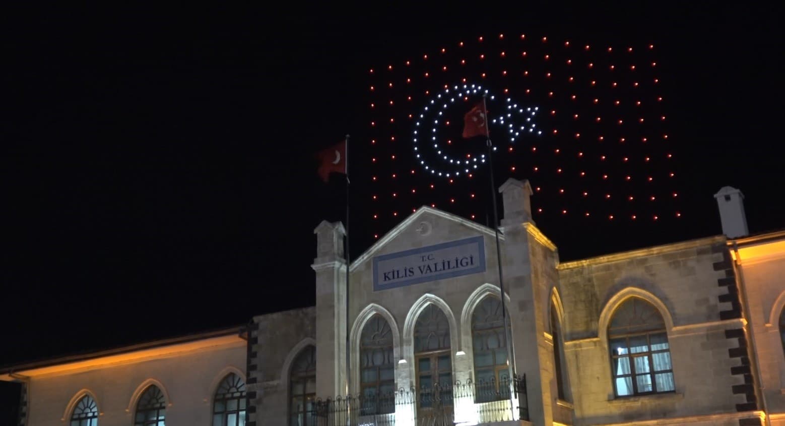 Sınırın sıfır noktasında Mercidabık Zaferi coşkusu gökyüzüne yansıdı