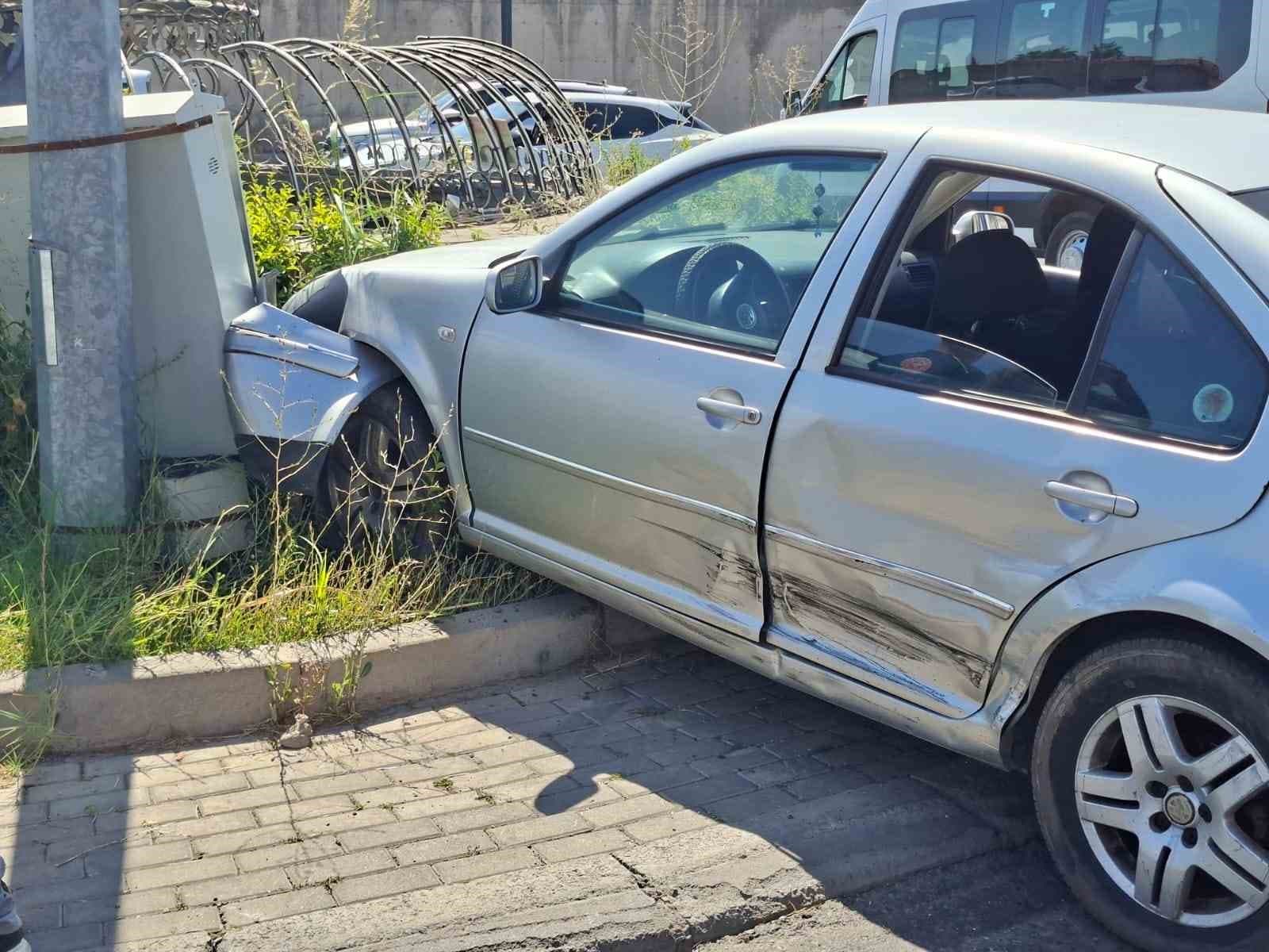 Bingöl’de iki otomobil çarpıştı: 1 yaralı