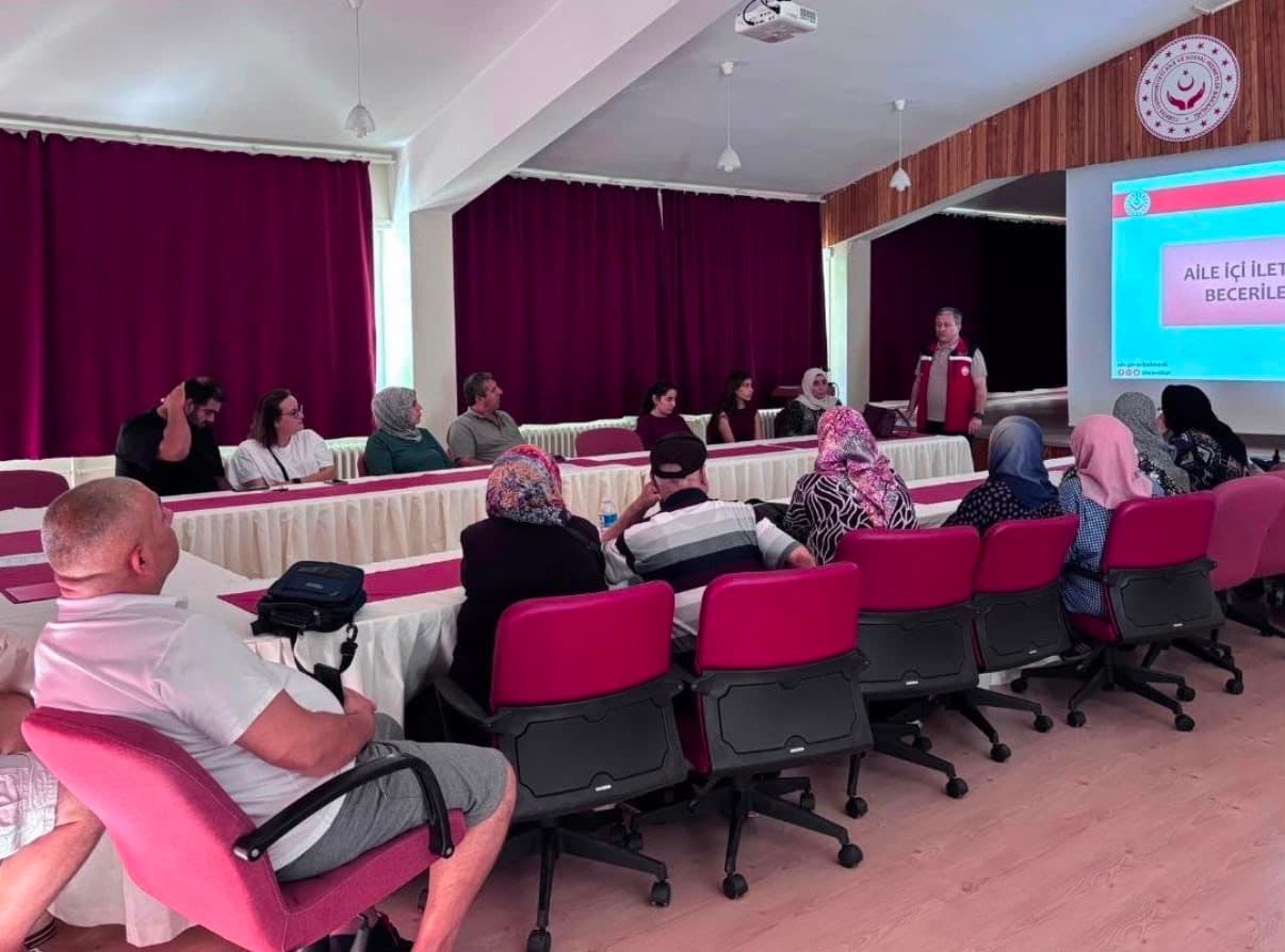 Kırklareli’nde ailelere yönelik Aile Yaşam Becerileri semineri düzenlendi
