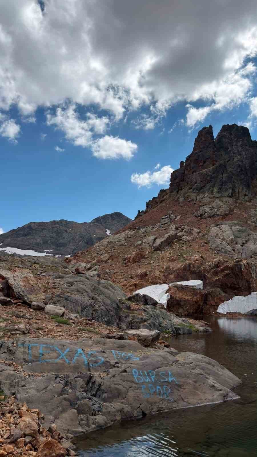 Koruma altındaki Artabel Gölleri’nde taraftar tahribatı