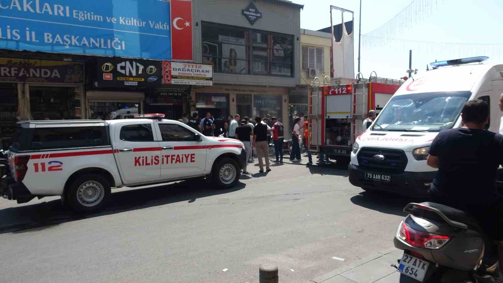 Kilis’te tatlıcı dükkanında yangın paniği