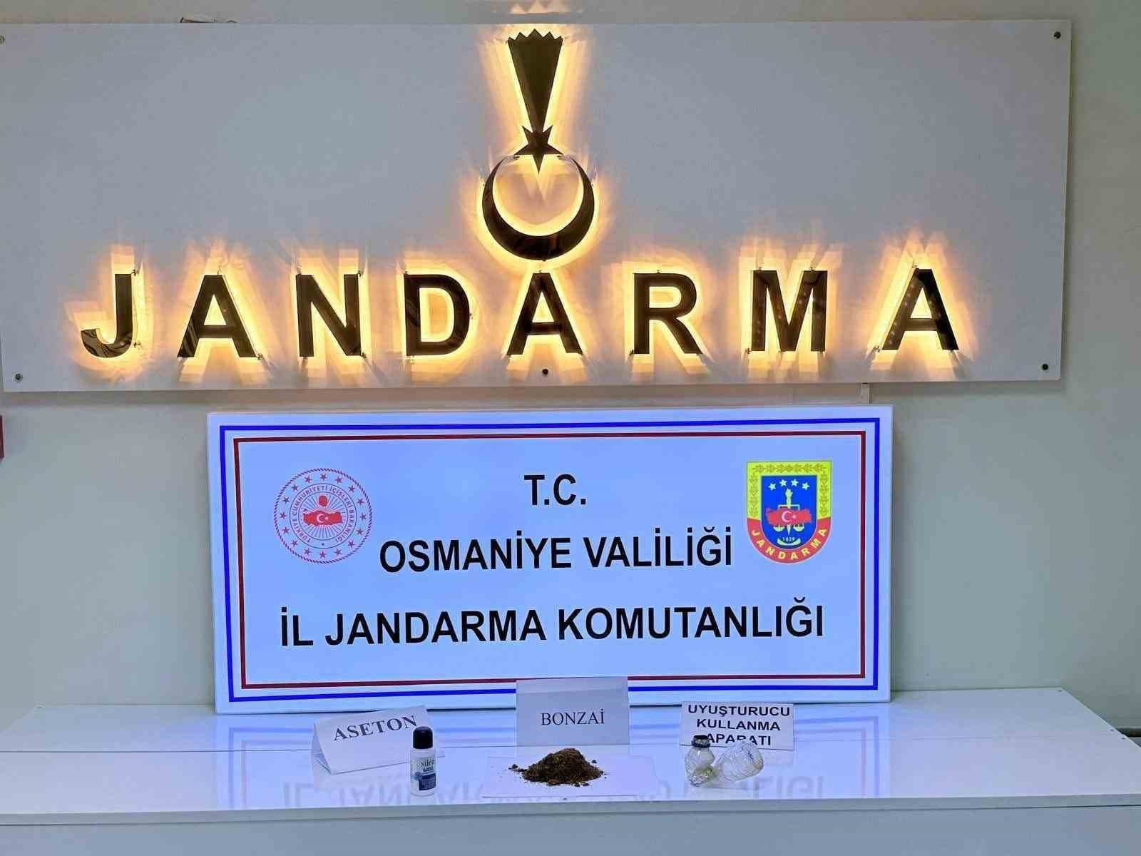 Osmaniye’de jandarmadan patlayıcı ve silah operasyonu