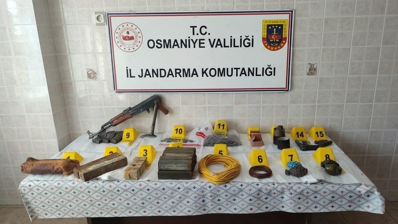 Osmaniye’de jandarmadan patlayıcı ve silah operasyonu