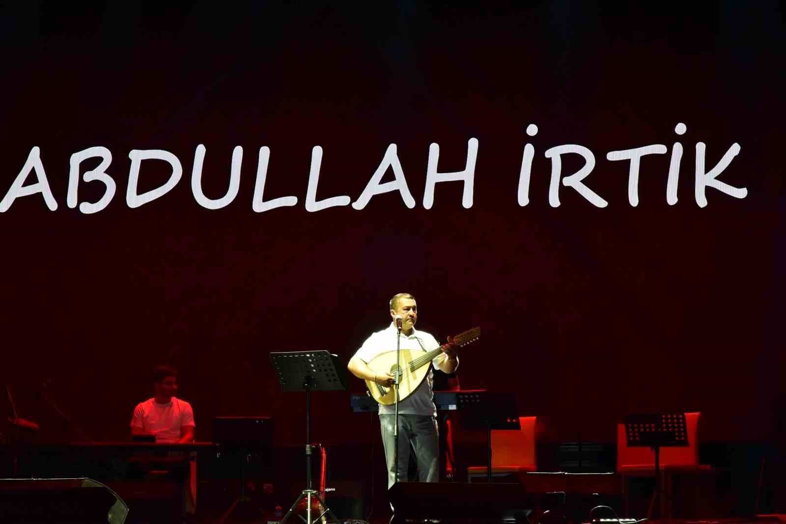 Tosya’da müzik dolu gece: Festival coşkusunu yaşadı