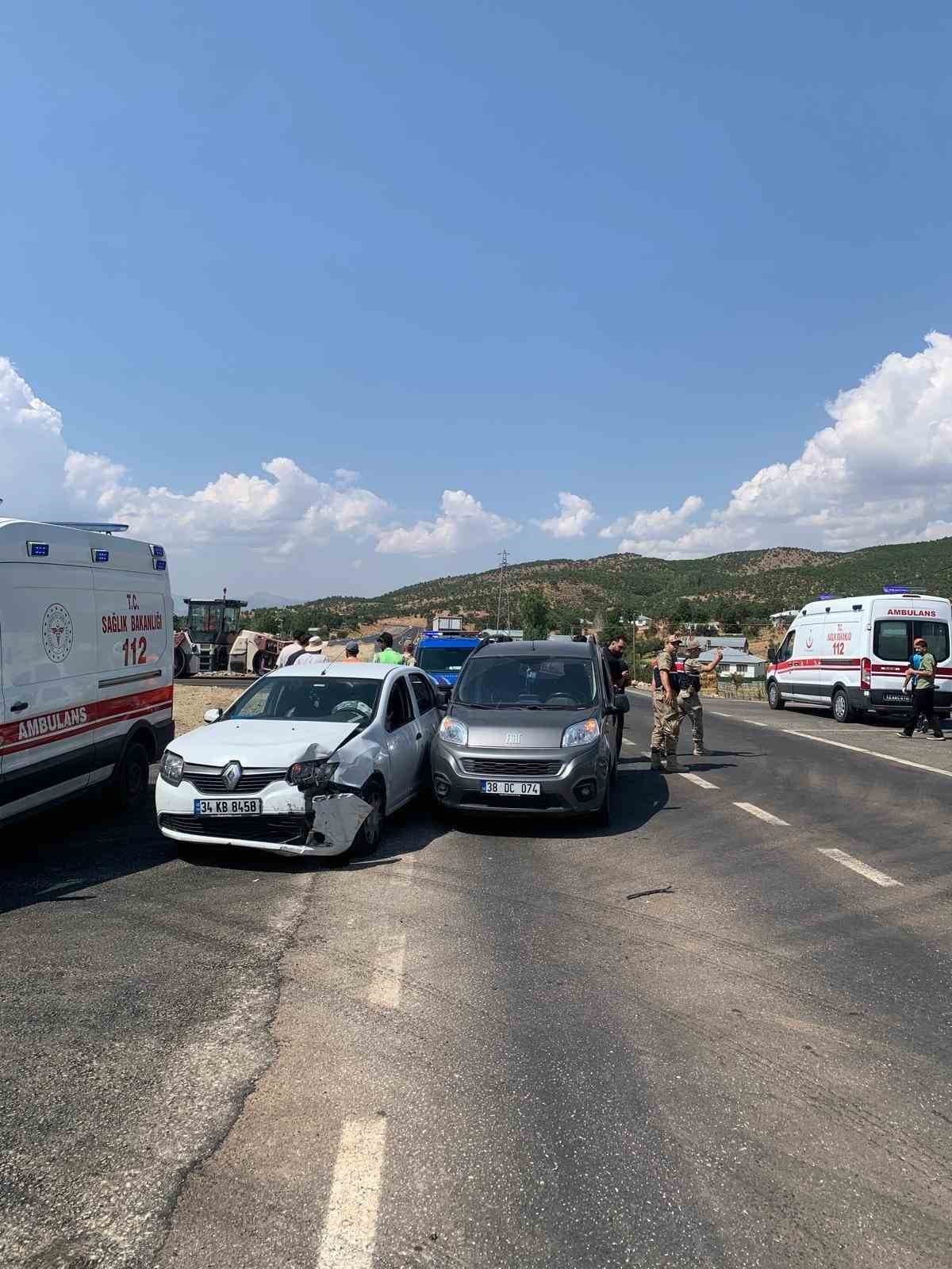 Bingöl iki araç çarpıştı: 2 yaralı