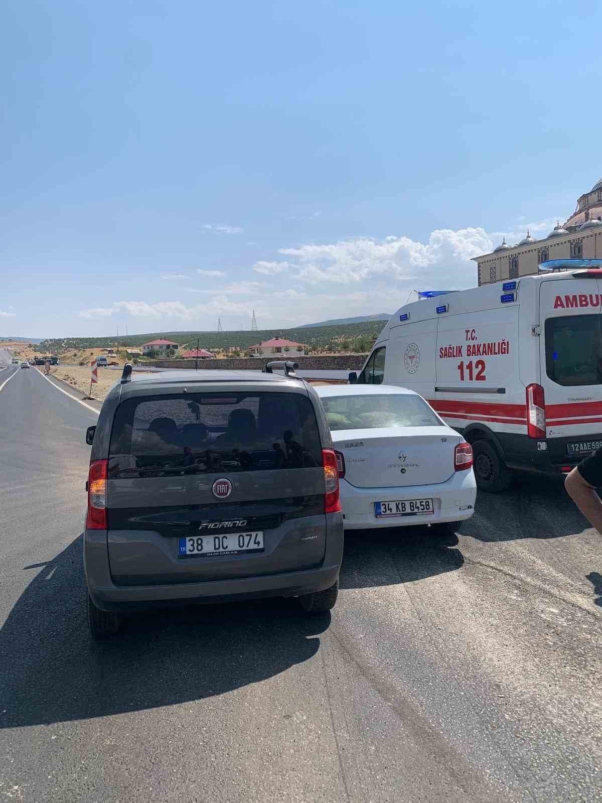 Bingöl iki araç çarpıştı: 2 yaralı