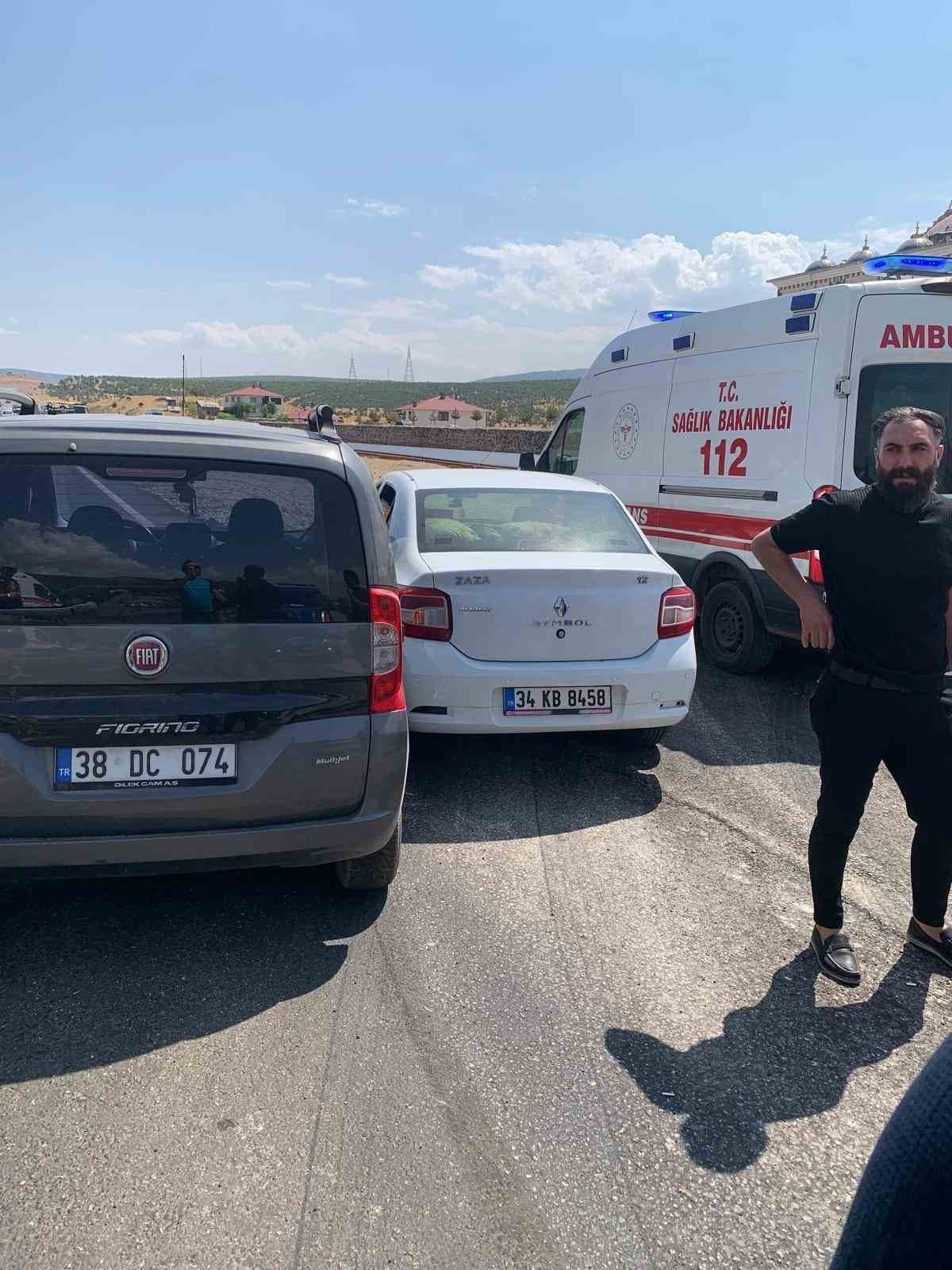 Bingöl iki araç çarpıştı: 2 yaralı