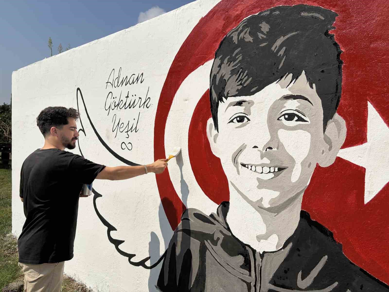 Okul saldırısında hayatını kaybeden Adnan’ın portresi memleketinde duvara çizildi