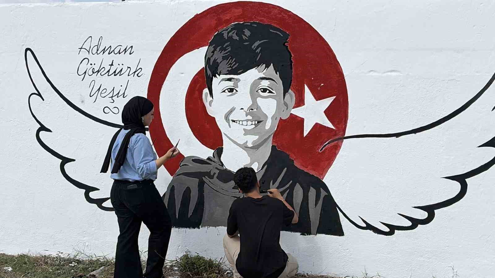 Okul saldırısında hayatını kaybeden Adnan’ın portresi memleketinde duvara çizildi