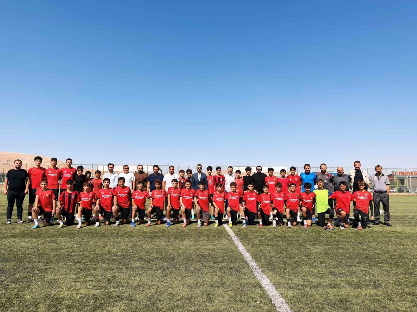 Başkan Özgür İreç İlhan genç sporcularla buluştu