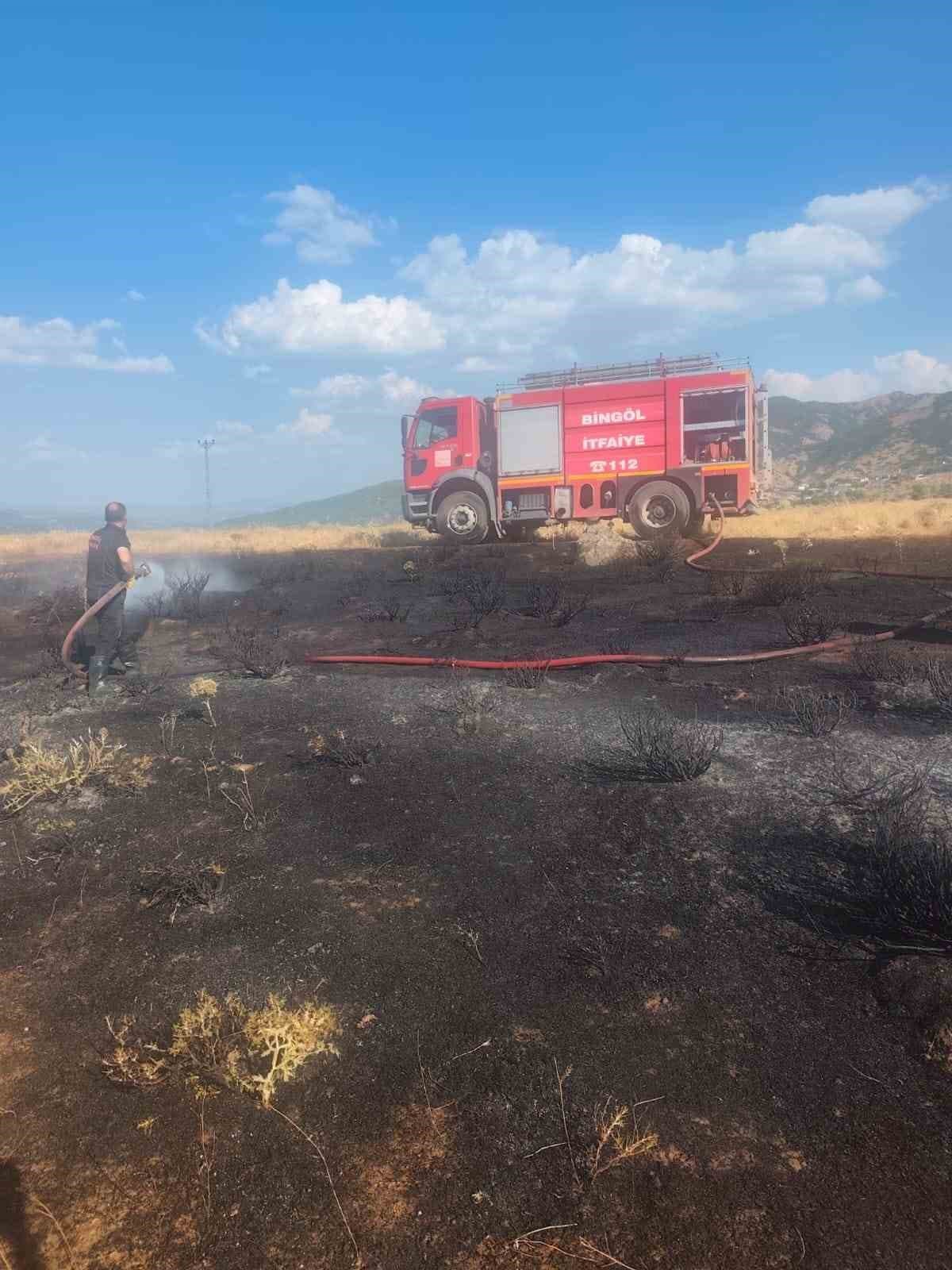 Bingöl’de iki ayrı noktada çıkan yangınlar söndürüldü