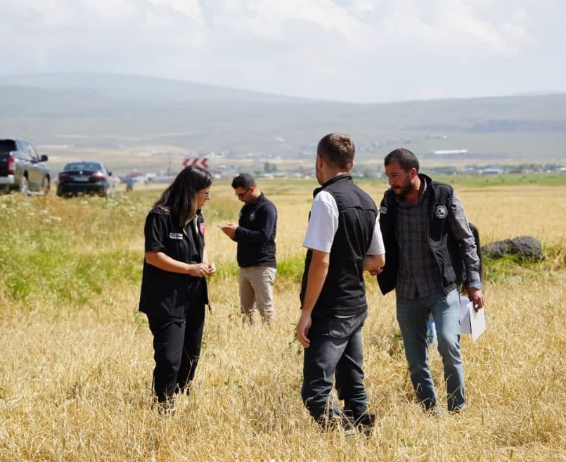 Aşırı yağış ve dolu nedeniyle zarar gören arazilerde hasar tespiti yapıldı
