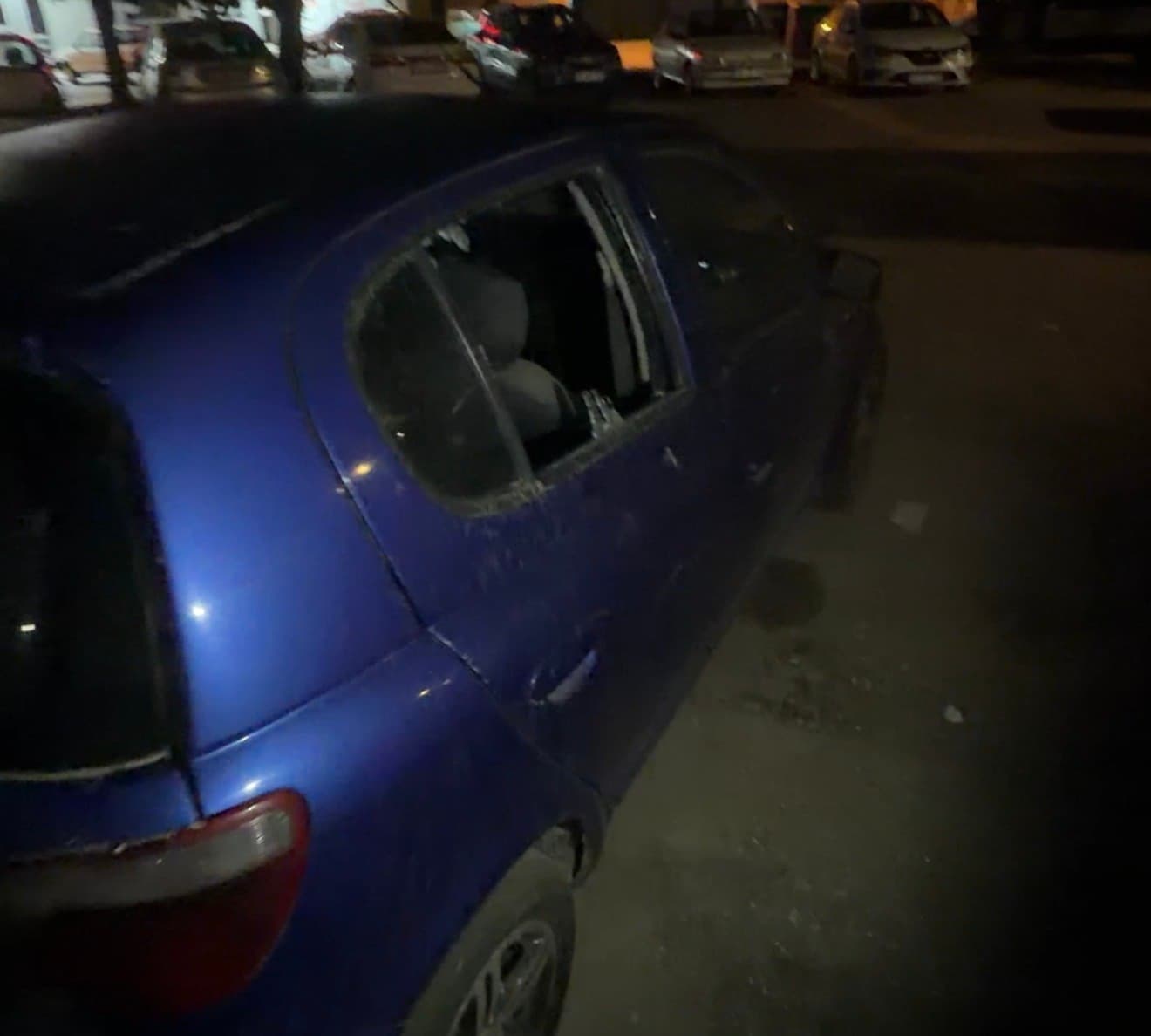 Lüleburgaz’da gece yarısı araçların camları kaldırım taşıyla kırıldı