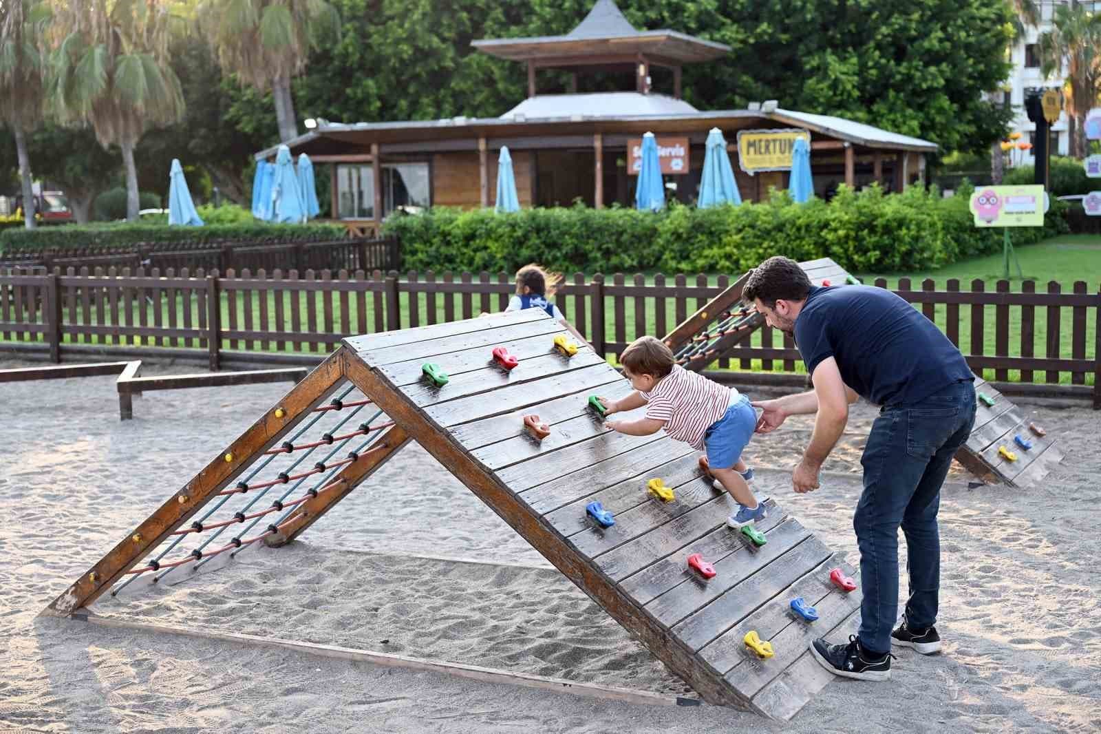 Mersin’in 560 bin metrekarelik Kültür Parkında bakım çalışmaları sürüyor