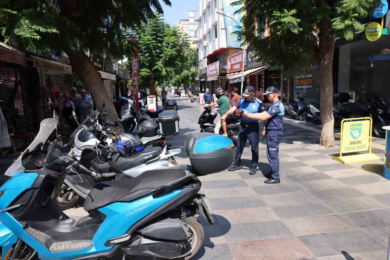 Akdeniz’de kaldırım işgallerine zabıta denetimi