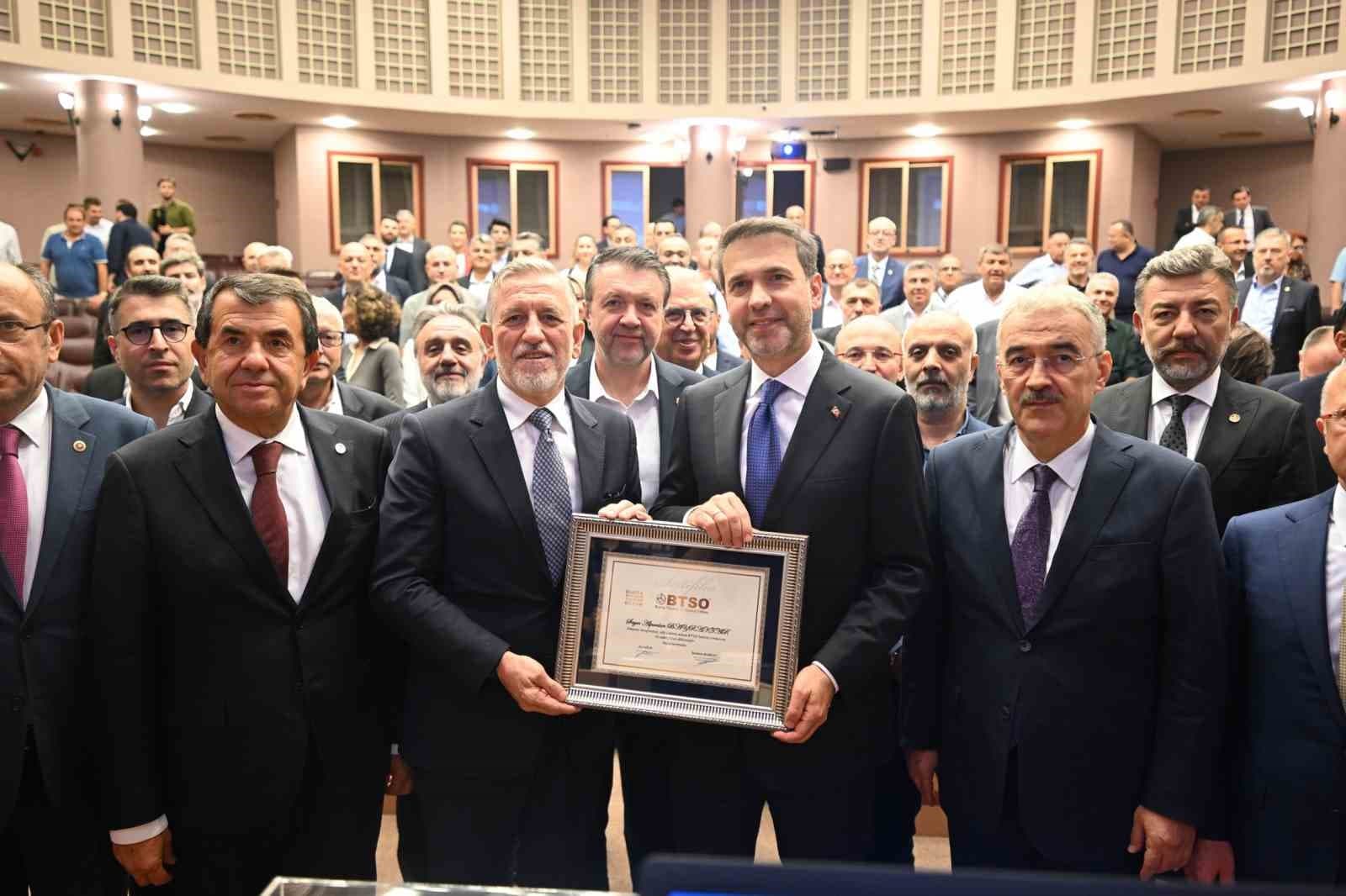 Enerji ve Tabii Kaynaklar Bakanı Alparslan Bayraktar BTSO Meclisinin konuğu oldu