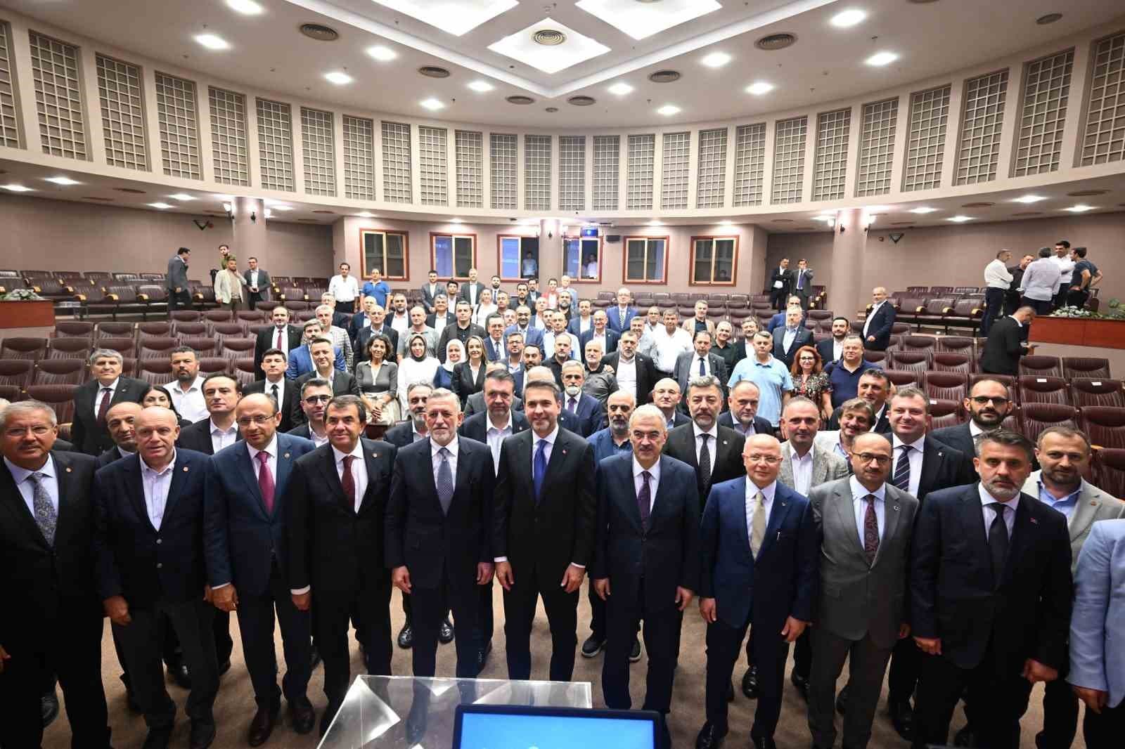 Enerji ve Tabii Kaynaklar Bakanı Alparslan Bayraktar BTSO Meclisinin konuğu oldu