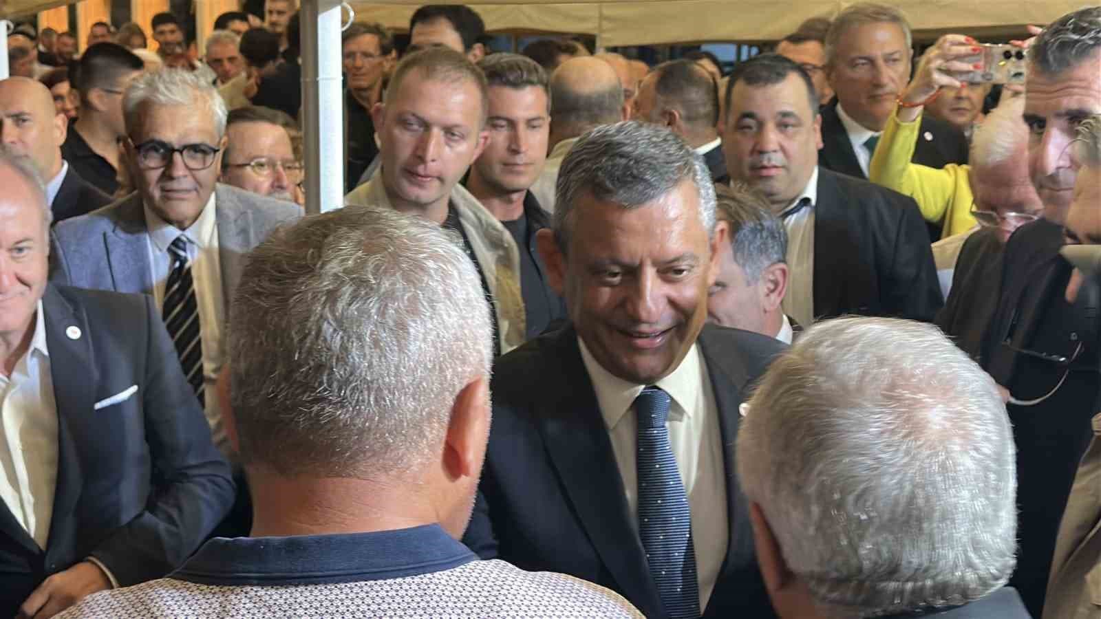 Özgür Özel, Yeni Parti Sakarya İl Başkanının düğününe katıldı