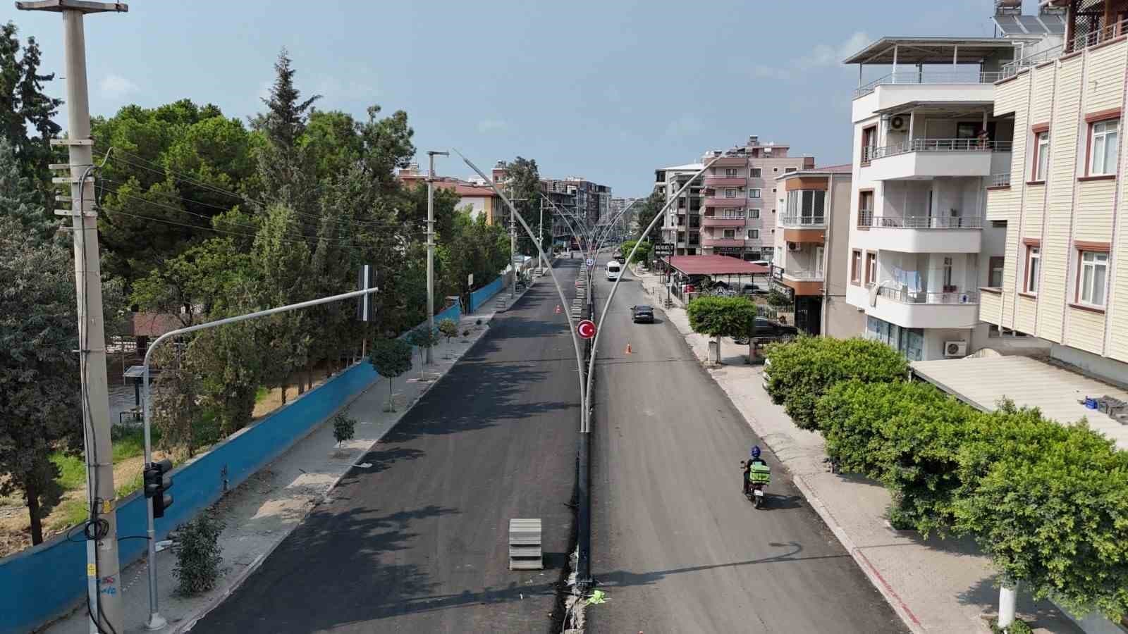 Dörtyol’da asfalt seferberliği hız kesmeden sürüyor