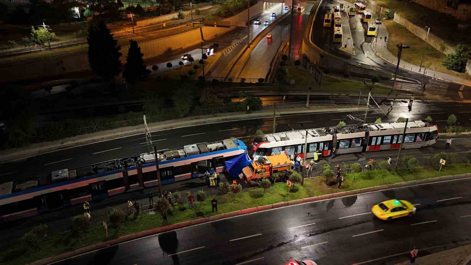 Zeytinburnu’nda iki tramvayın çarpıştığı kaza yeri havadan görüntülendi