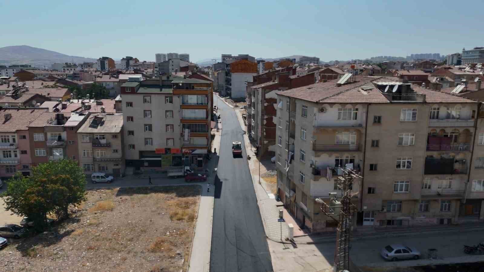 Elazığ’da 20 bin ton sıcak asfalt kullanılarak 12 kilometrelik alan yenilendi