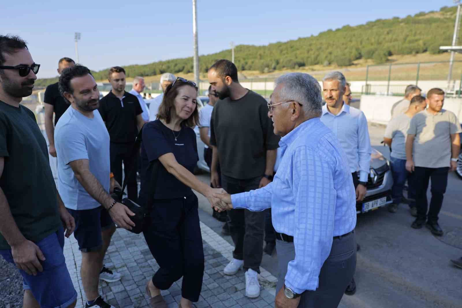 Başkan Büyükkılıç, Yüksek İrtifa’da ulusal basından gazeteci ve yazarlarla bir araya geldi