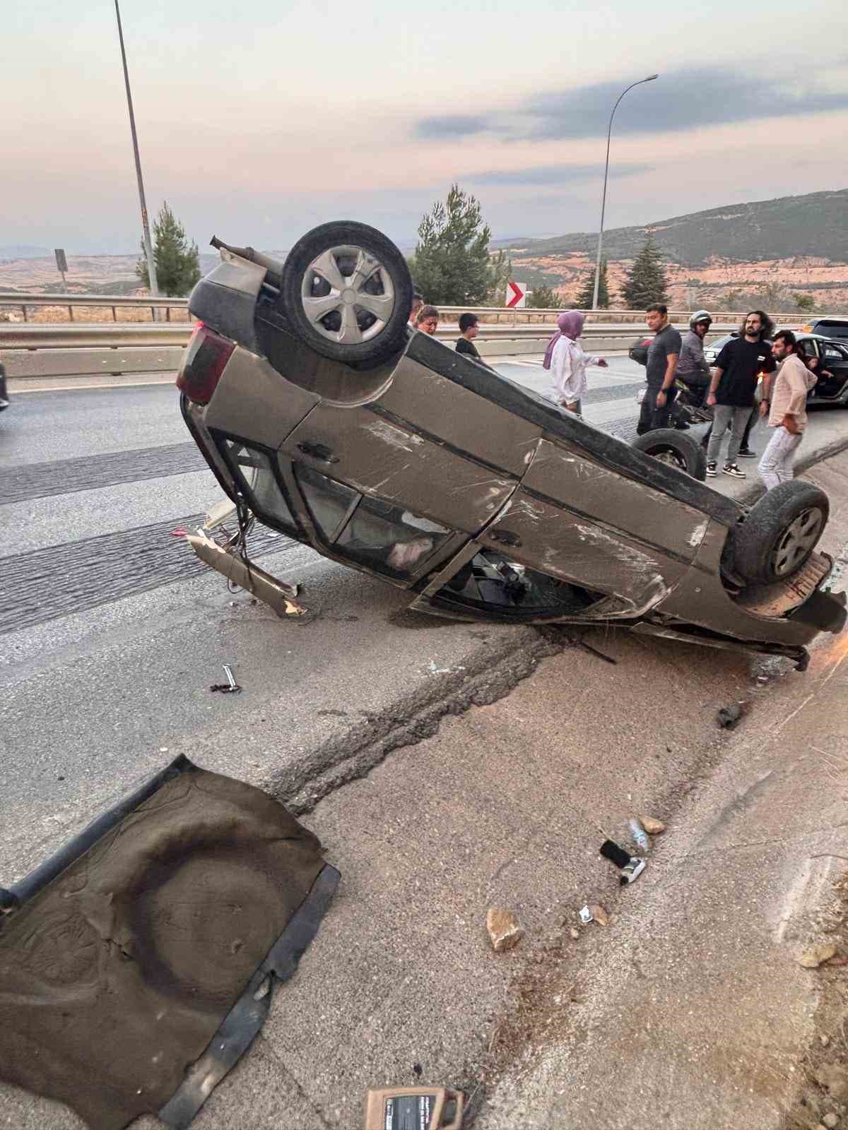 Bilecik’te otomobil ters döndü: 1 yaralı