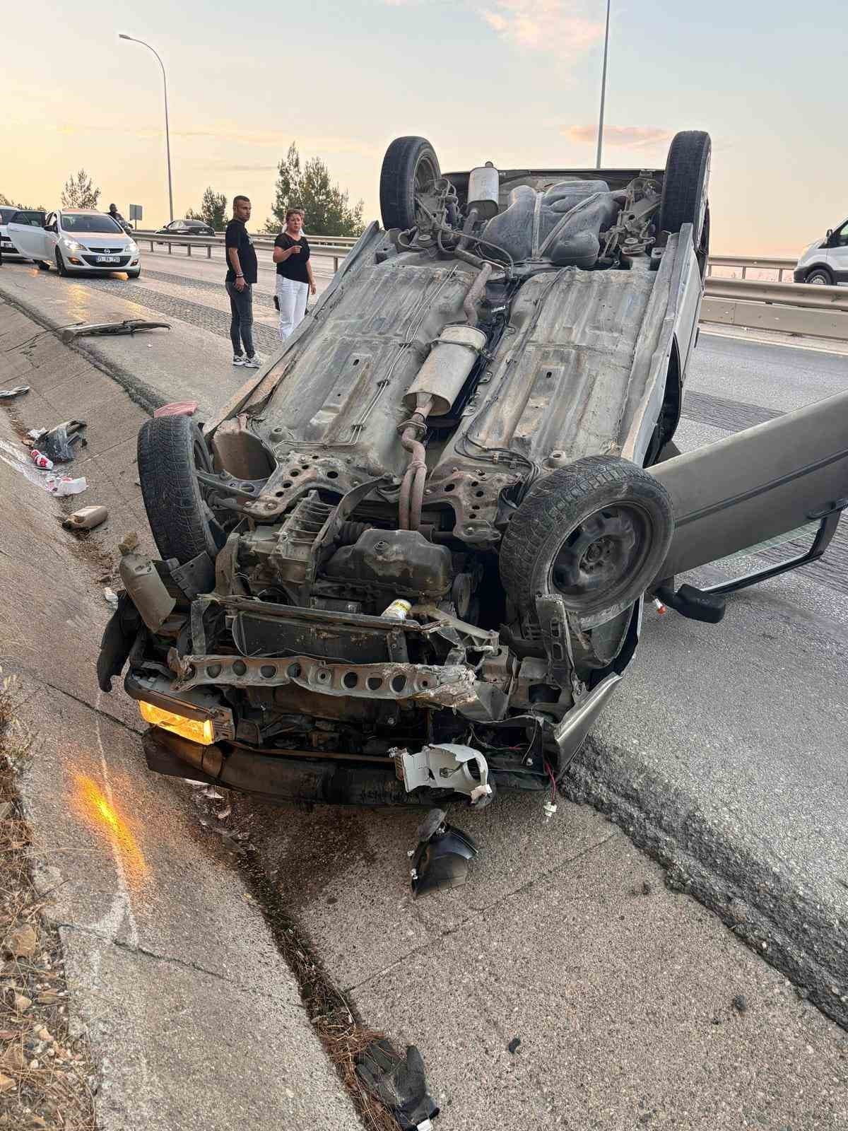 Bilecik’te otomobil ters döndü: 1 yaralı