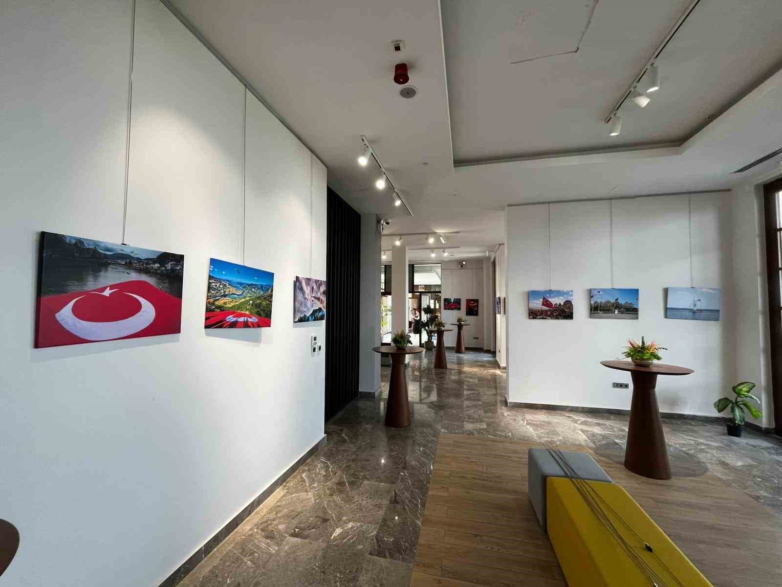 "Zaferin İzleri" fotoğraf sergisi