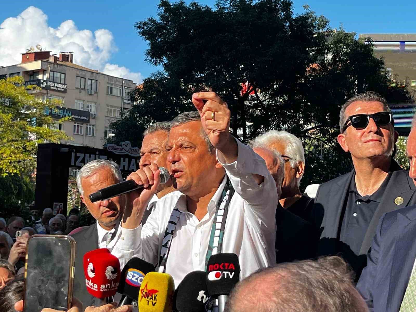 Özgür Özel: "Yeni Parti ev kadınlarının emeklilik umududur"