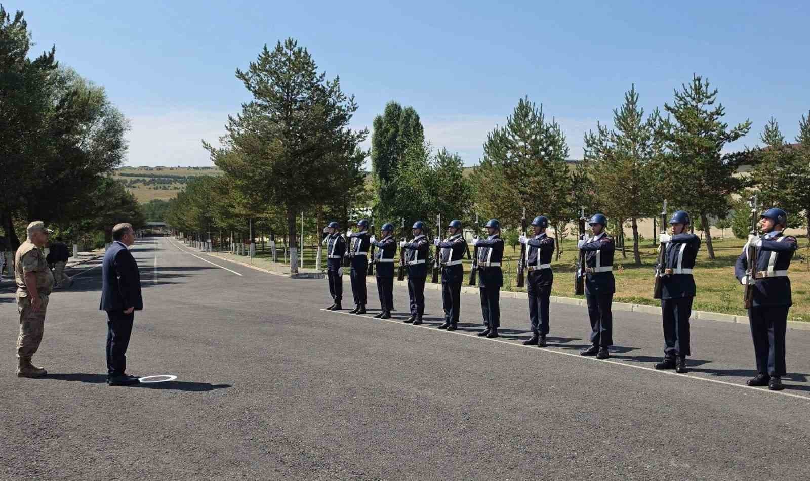 Kars’ta jandarma personeline rütbe terfi töreni