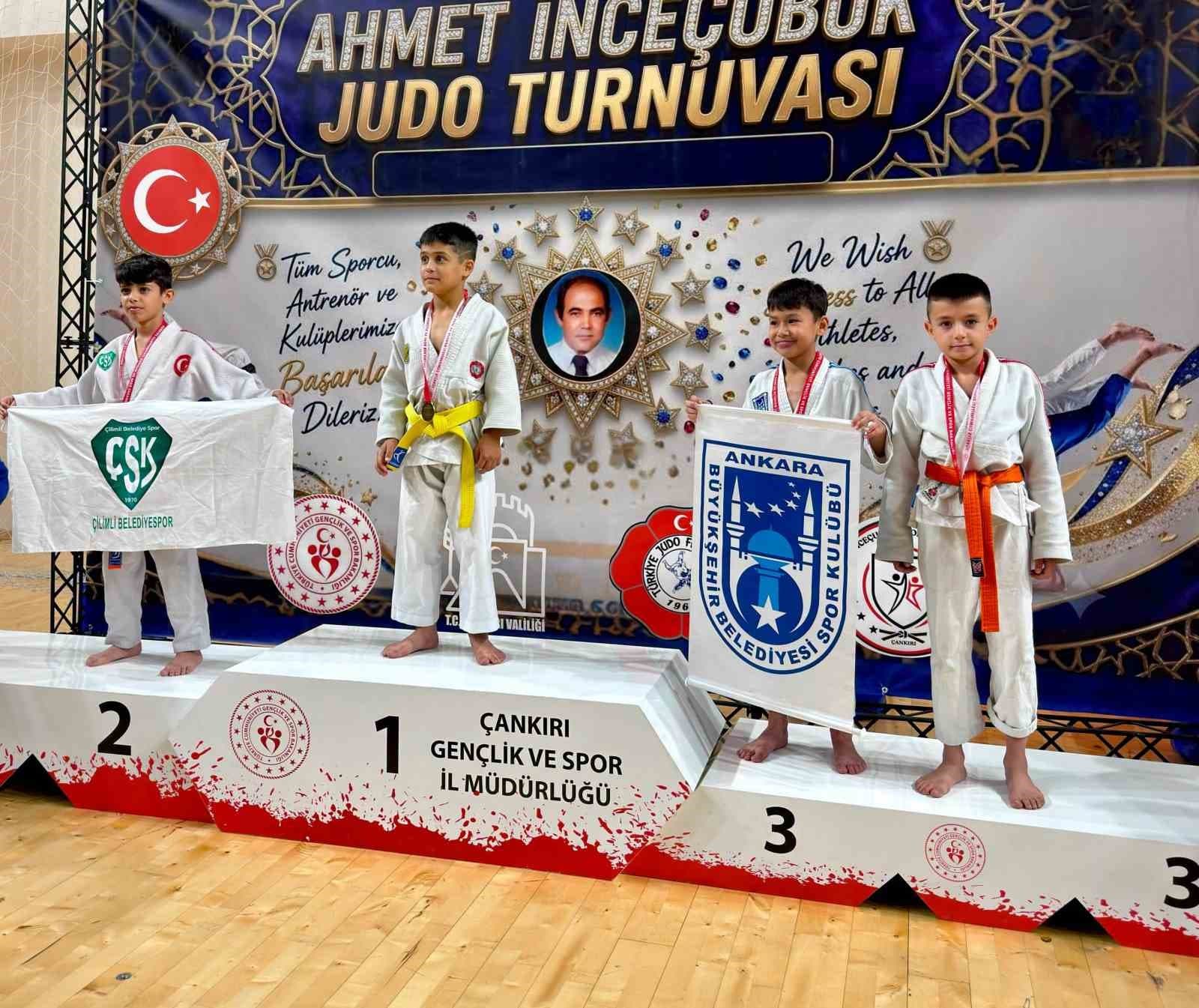 Niğdeli judocular Çankırı’dan 5 madalya ile döndü