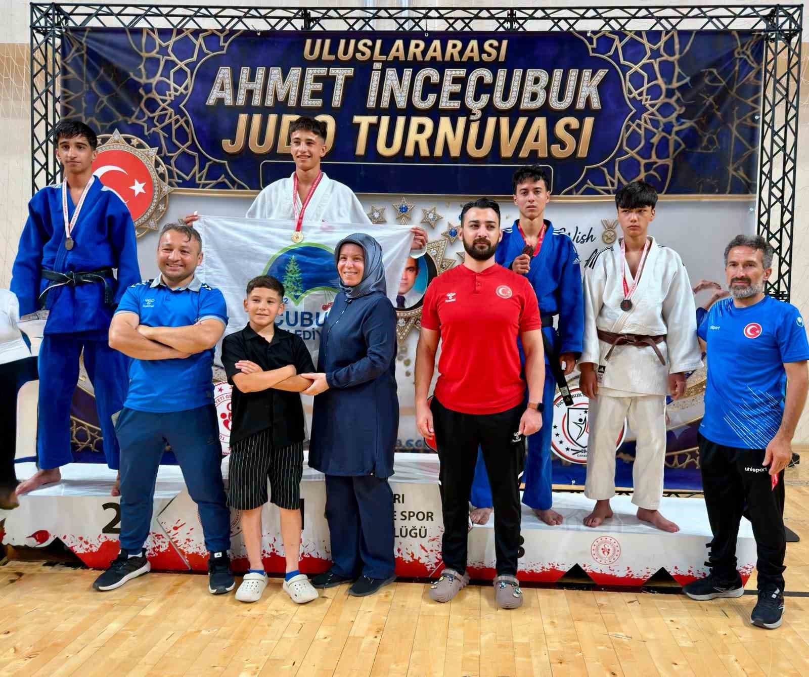 Niğdeli judocular Çankırı’dan 5 madalya ile döndü