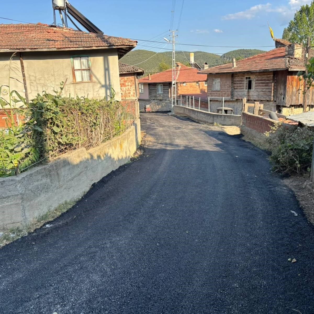 Saraydüzü’nde köy yolları yenileniyor