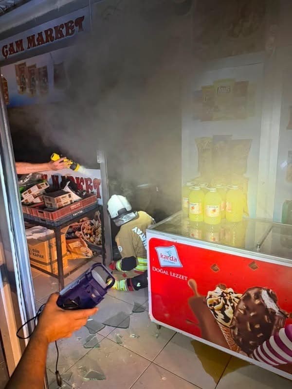 Reyhanlı’da markette çıkan yangın kontrol altına alındı