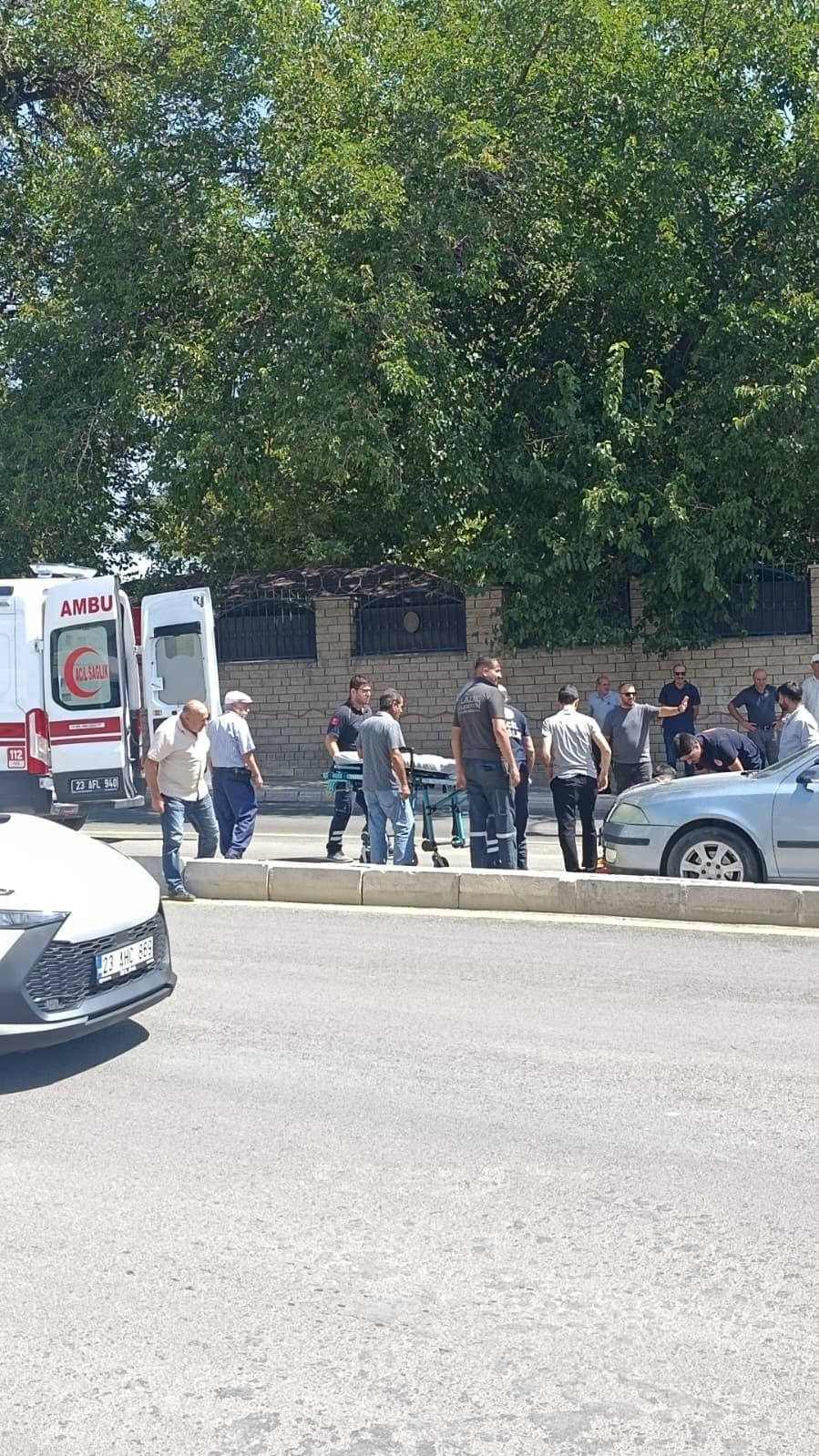 Elazığ’da otomobilin çarptığı şahıs yaralandı