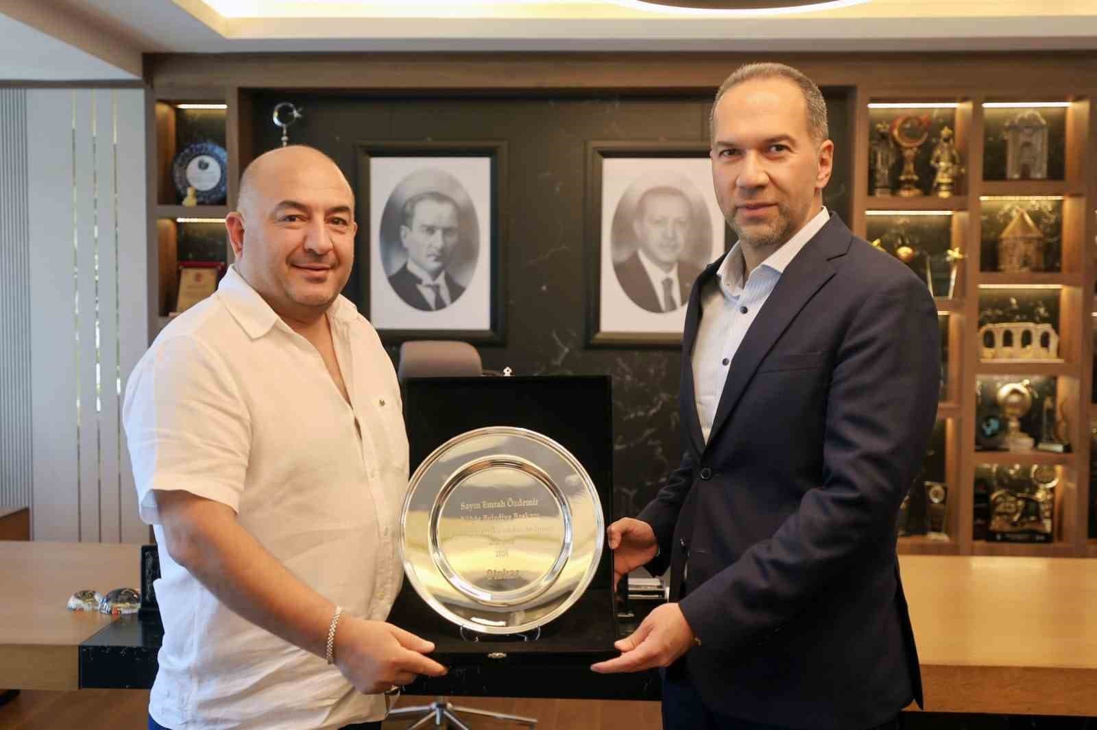 Niğde Belediye Başkanı Emrah Özdemir’e "çevreci başkan" plaketi