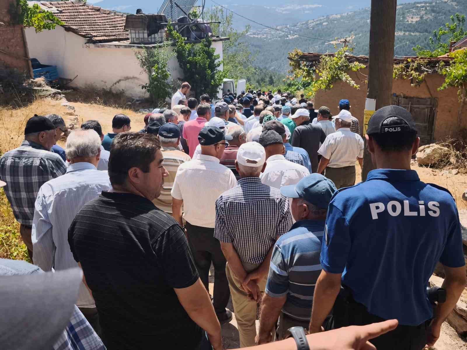 Simav’da Kıbrıs gazisi Nazlım Abay son yolculuğuna uğurlandı