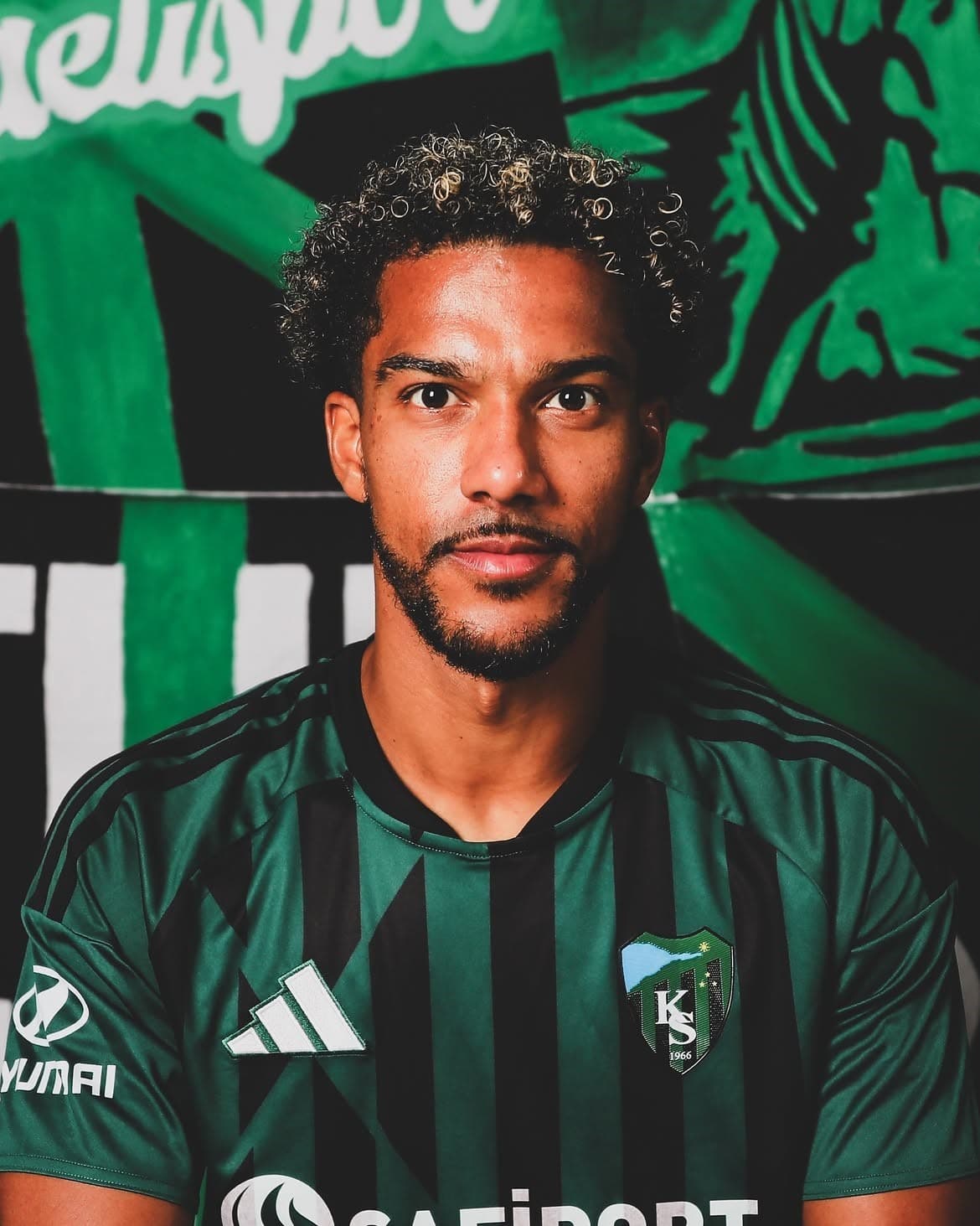 Kocaelispor, Florian Aye’yi kadrosuna kattı