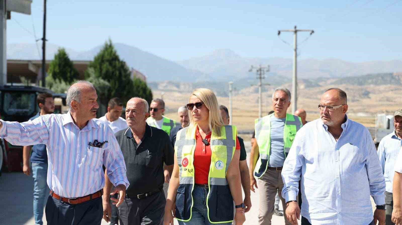 Merkezefendi’de yol çalışmaları hız kesmeden devam ediyor