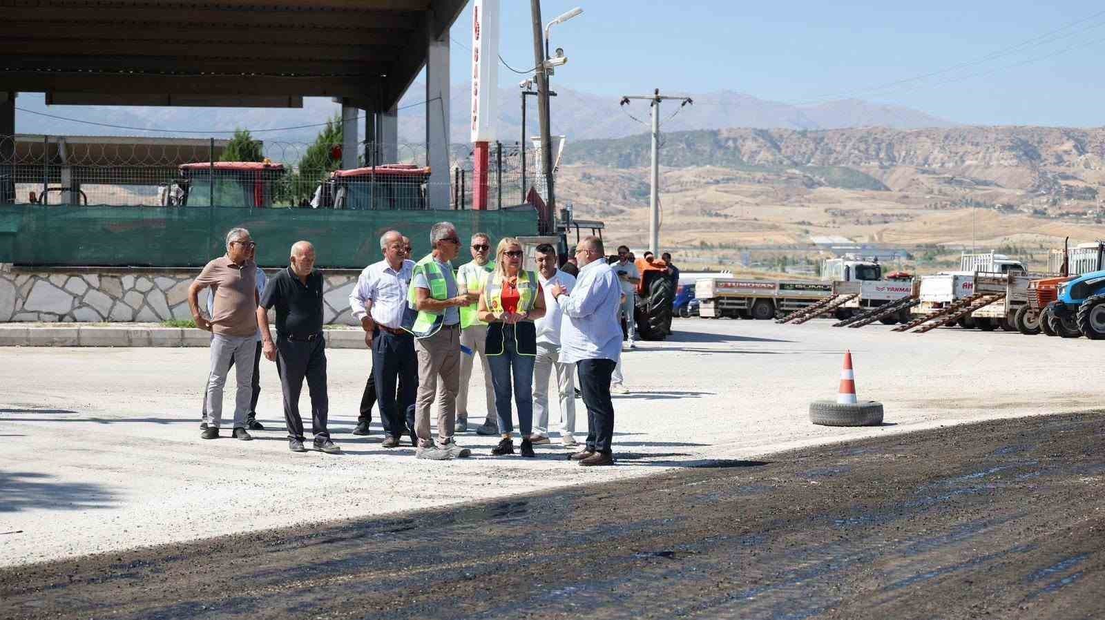 Merkezefendi’de yol çalışmaları hız kesmeden devam ediyor