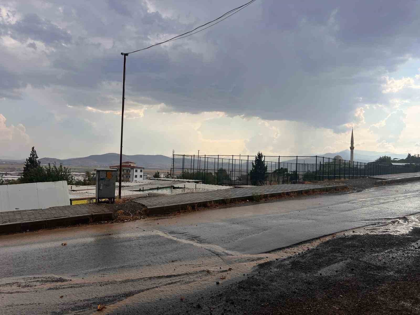 Kahramanmaraş’ta sağanak yağış etkili oldu