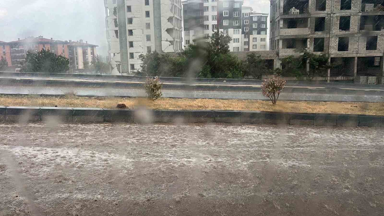 Kahramanmaraş’ta sağanak yağış etkili oldu